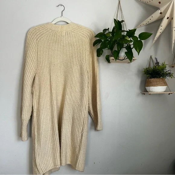 Universal Thread Cream Knit Cardigan size large winter trending oversized - Picture 5 of 10